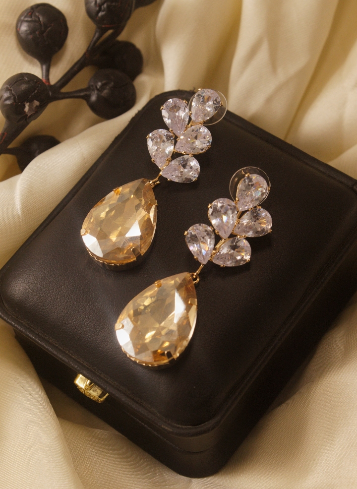 Zarqun Earrings – Elegant & Trendy Jewelry for Every Occasion - Image 5