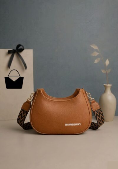 Modern Muse Crescent Crossbody – Minimalist Elegance & Daily Comfort