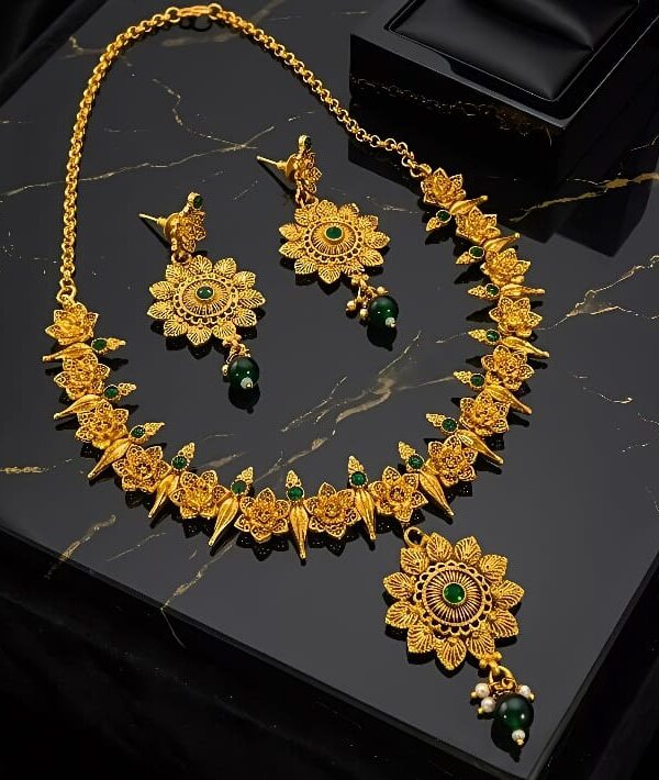 Feel Like Royalty with Our Rajwadi Necklace Set