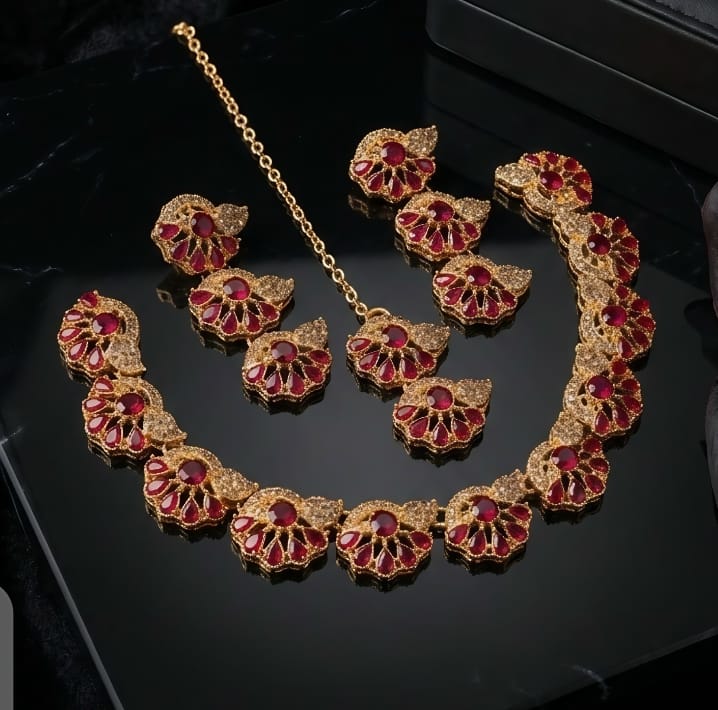 Veyra Casting Necklace Set Elegant Shine That Turns Heads - Image 3