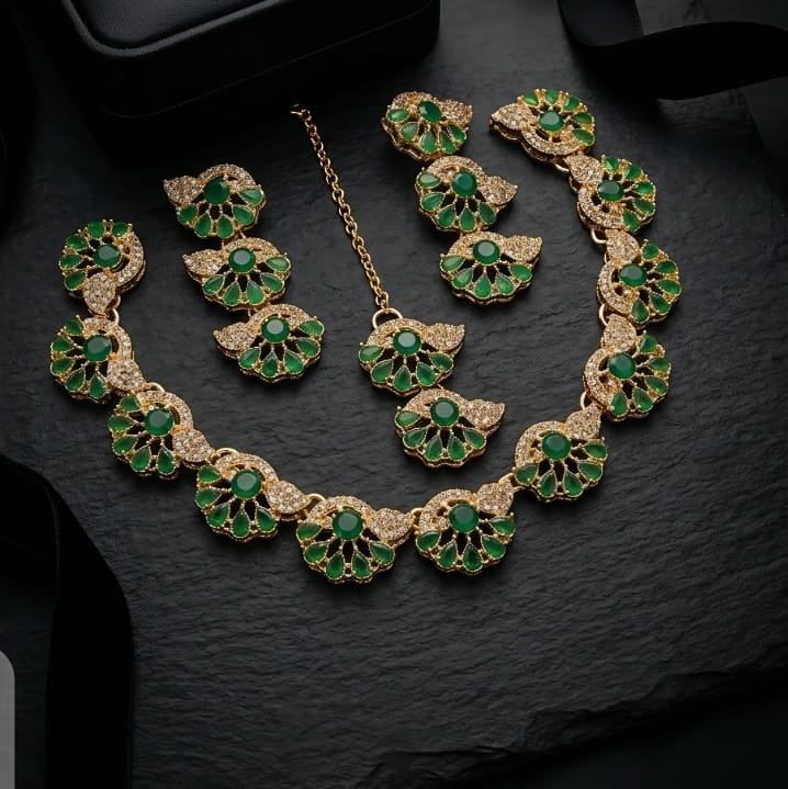 Veyra Casting Necklace Set Elegant Shine That Turns Heads - Image 2