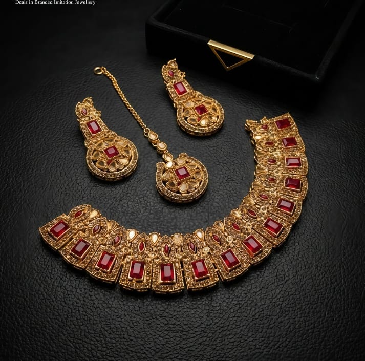Classic Casting Necklace Set Modern Elegant Jewelry for Women - Image 3