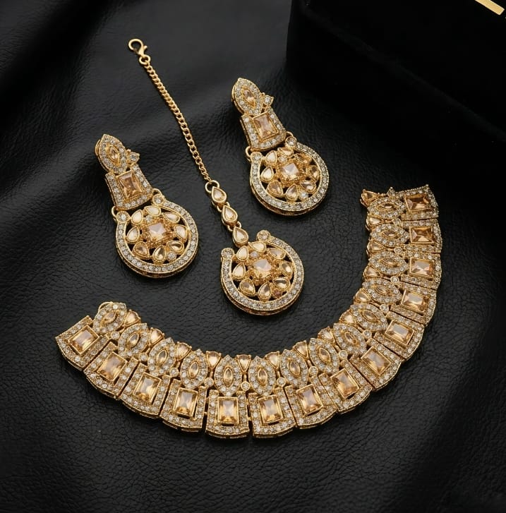 Classic Casting Necklace Set Modern Elegant Jewelry for Women - Image 4