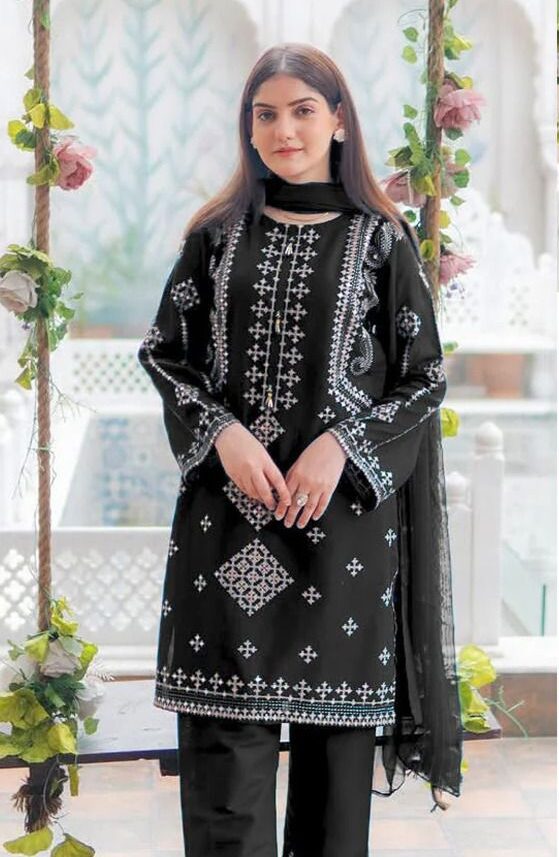 New Arrival  URGE Summer Lawn Collection 2026