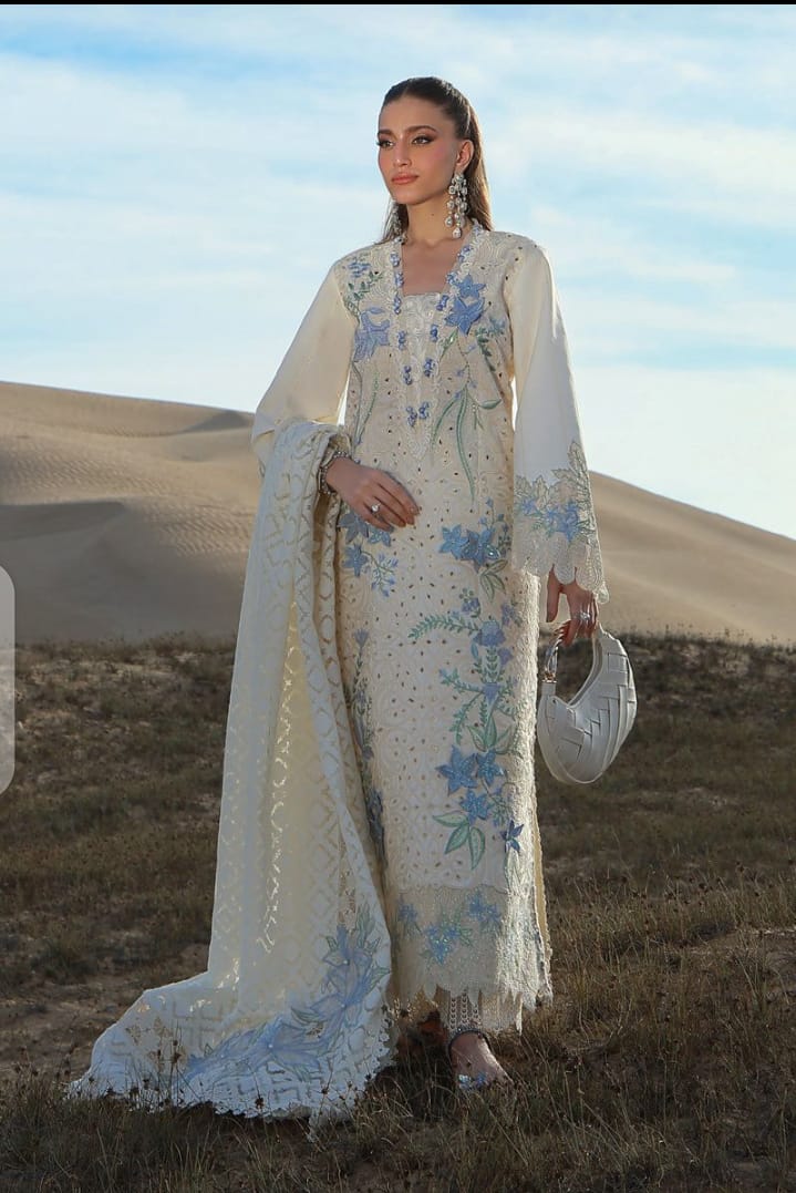 Rung Rasia Replica Luxury Chickenkari Lawn 3-Piece Suit with Embroidered Organza Dupatta